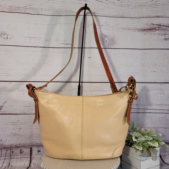 Valentina Cream and Tan Leather Shoulder Bag - Picture 2 of 15
